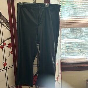 Faux blk leather crop pant